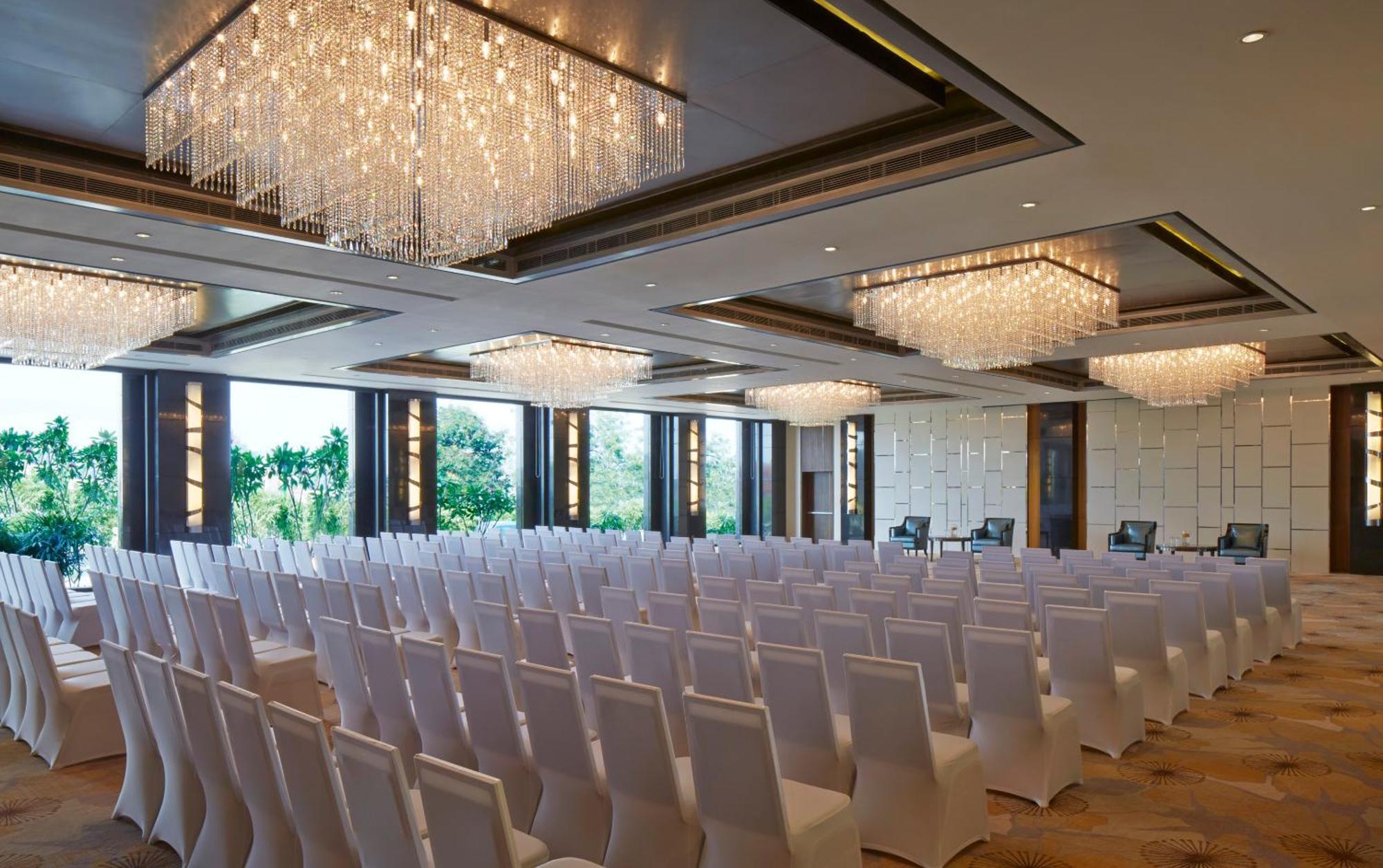 Courtyard By Marriott Bilaspur Eksteriør bilde