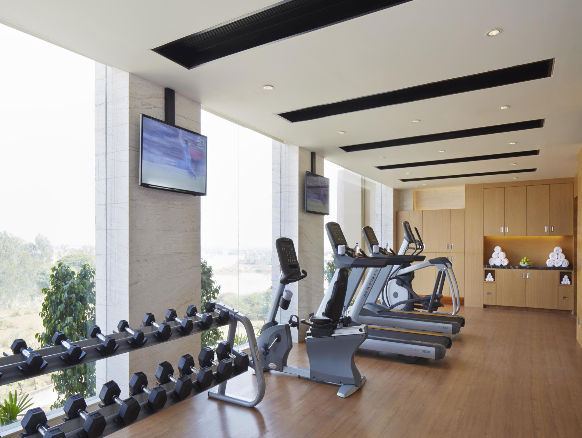 Courtyard By Marriott Bilaspur Eksteriør bilde