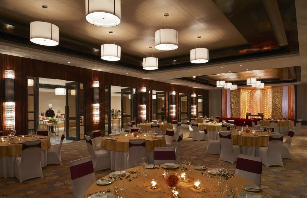 Courtyard By Marriott Bilaspur Eksteriør bilde