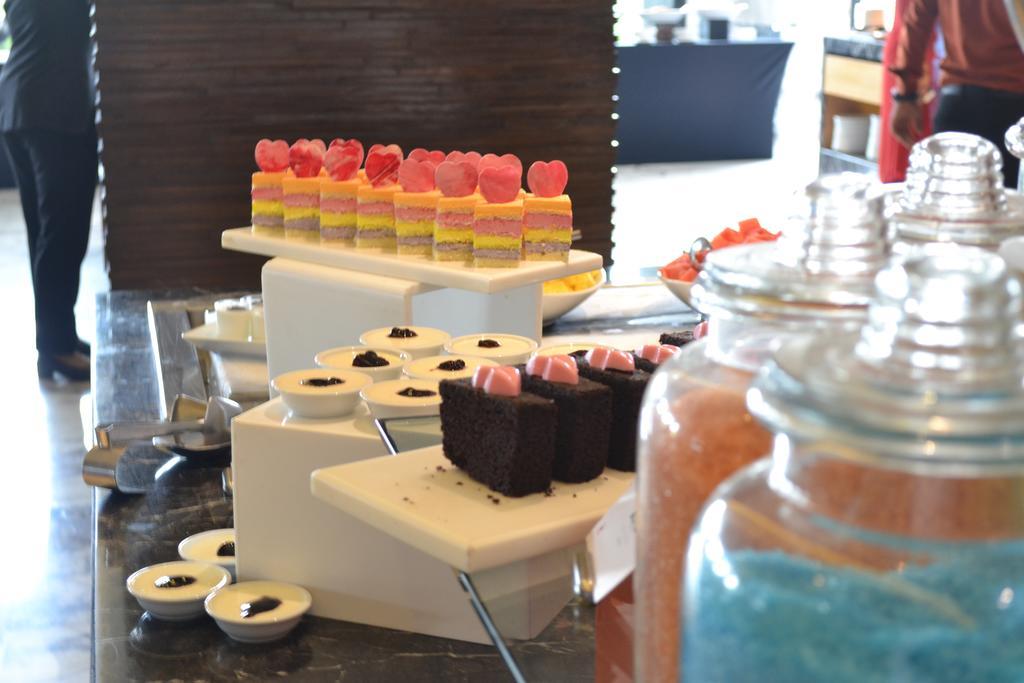 Courtyard By Marriott Bilaspur Eksteriør bilde