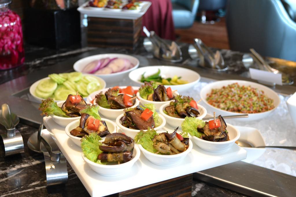 Courtyard By Marriott Bilaspur Eksteriør bilde