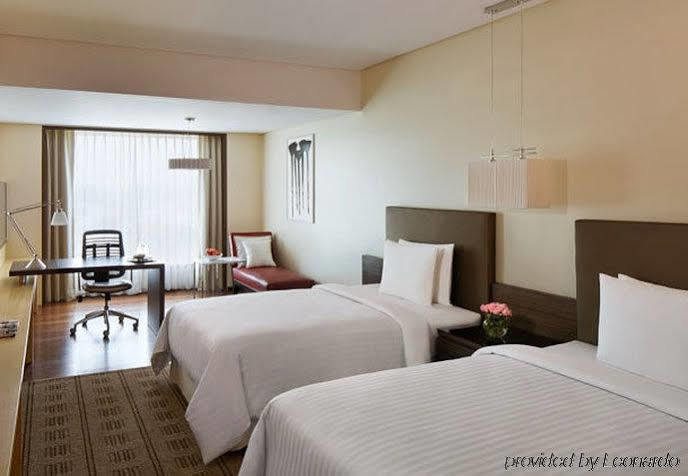 Courtyard By Marriott Bilaspur Eksteriør bilde