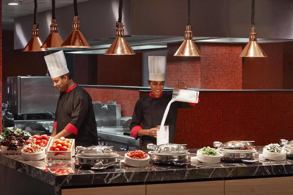 Courtyard By Marriott Bilaspur Eksteriør bilde