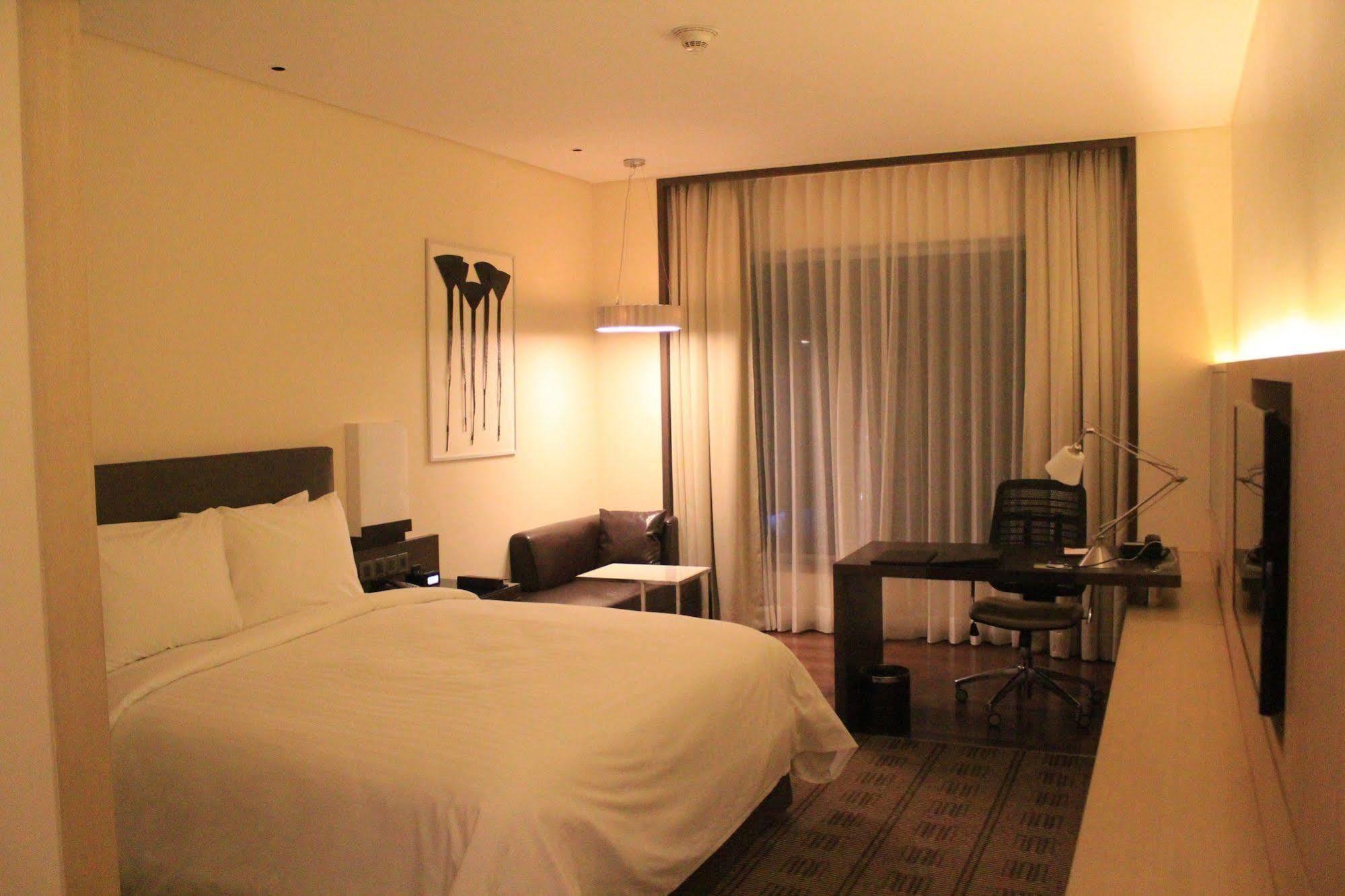Courtyard By Marriott Bilaspur Eksteriør bilde
